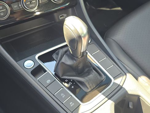 Used 2020 Volkswagen Jetta SEL image 18