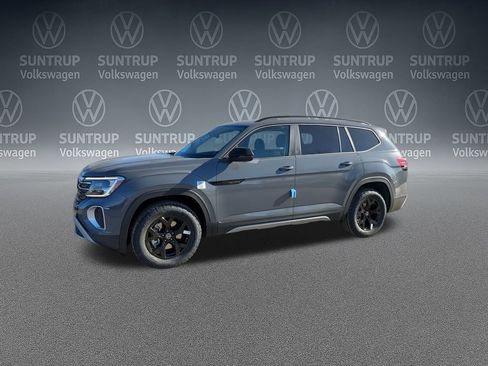 New 2025 Volkswagen Atlas Peak Edition SE image 34