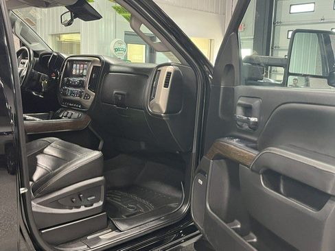 Certified 2017 GMC Sierra 2500 Denali w/ Duramax Plus Package AWD/4WD image 9