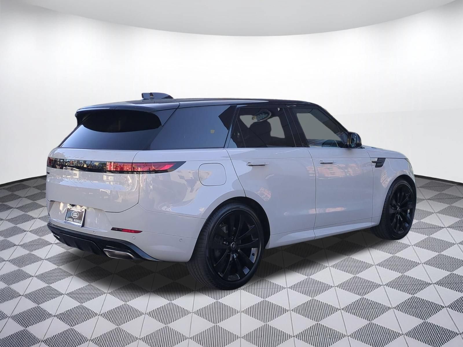 Used 2024 Land Rover Range Rover Sport Dynamic SE AWD/4WD image 5
