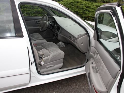 Used 1998 Buick Century Custom FWD image 13