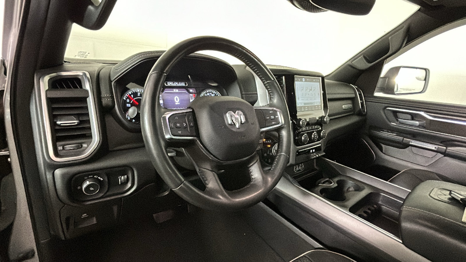 Used 2024 RAM 1500 Laramie AWD/4WD image 17