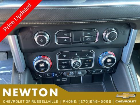 Used 2023 GMC Yukon XL SLT AWD/4WD image 13