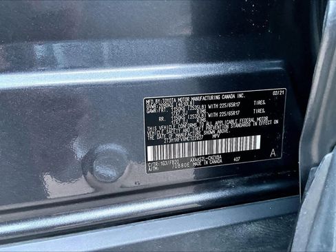 Used 2021 Toyota RAV4 LE FWD image 34