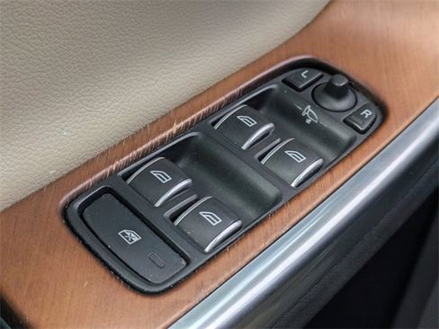 Used 2017 Volvo S60 T5 Inscription Platinum image 24