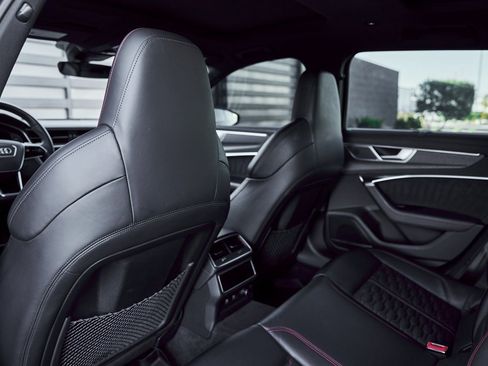 Used 2021 Audi RS 6 w/ Executive Package image 44