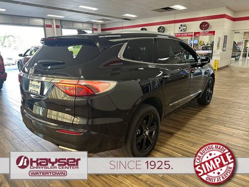 Used 2024 Buick Enclave Essence w/ Sport Touring Edition FWD image 5