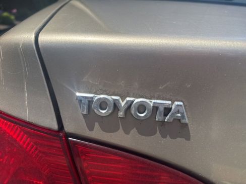 Used 2005 Toyota Corolla CE FWD image 9