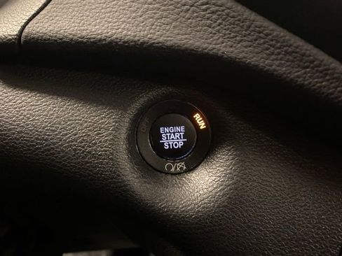 Used 2022 Jeep Cherokee Latitude Lux w/ Sun & Sound Group image 18