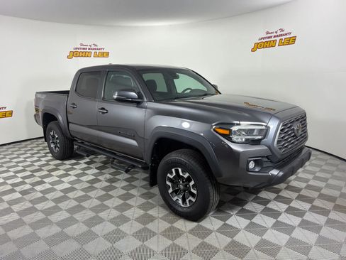 Used 2021 Toyota Tacoma TRD Off-Road w/ Technology Package AWD/4WD image 8