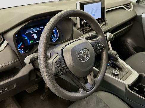 Used 2025 Toyota RAV4 LE image 18