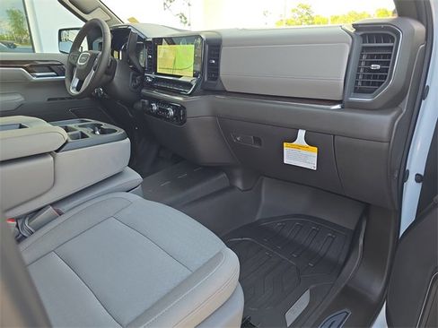 New 2026 GMC Sierra 1500 SLE w/ Preferred Package image 12