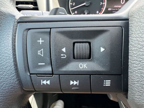 Used 2025 Nissan Rogue S FWD image 32