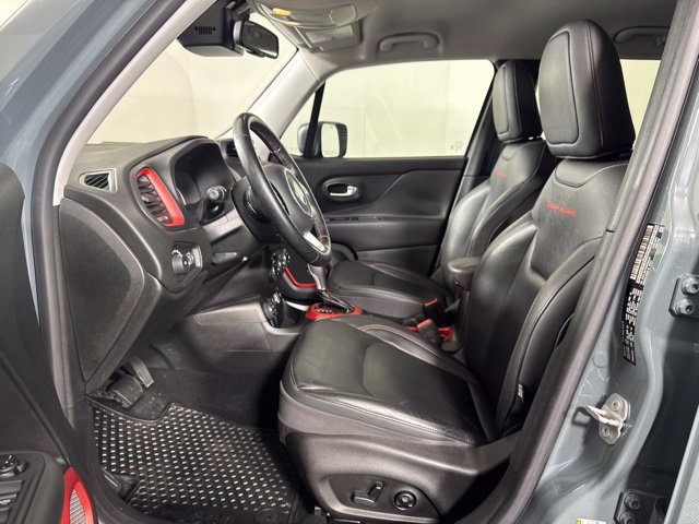 Used 2016 Jeep Renegade Trailhawk w/ Premium Trailhawk Package AWD/4WD image 11