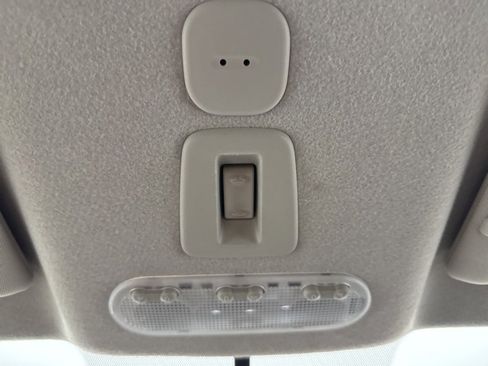 Used 2016 Nissan Juke SL image 34