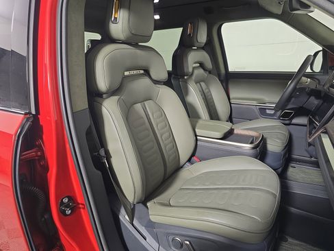 Used 2022 Rivian R1T Launch Edition image 23