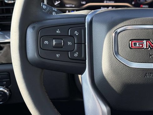 Used 2024 GMC Sierra 1500 Elevation AWD/4WD image 8