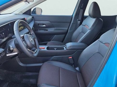 Certified 2026 Nissan Kicks SR FWD image 10