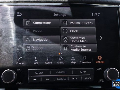 Used 2020 Nissan Titan SV w/ SV Convenience Package image 26