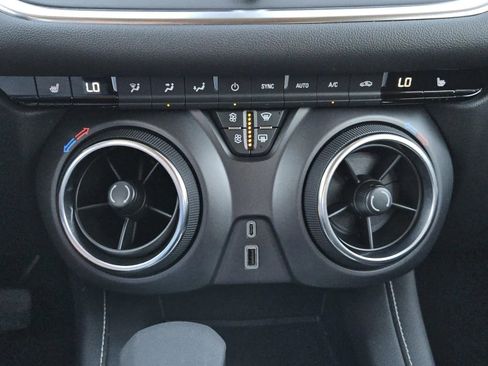 Used 2025 Chevrolet Blazer LT image 13