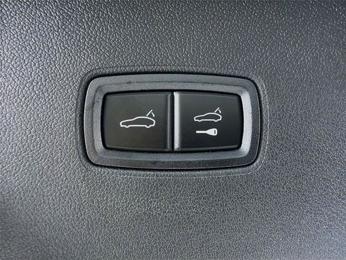 New 2026 Porsche Cayenne image 23