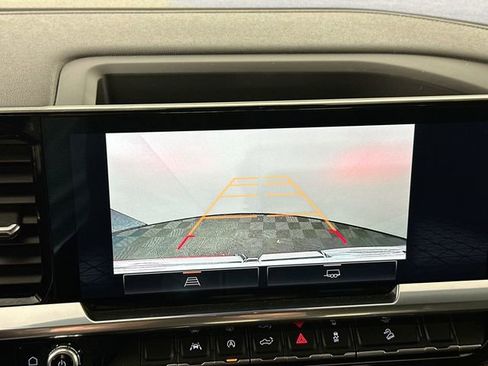 Used 2022 GMC Sierra 1500 Elevation image 12