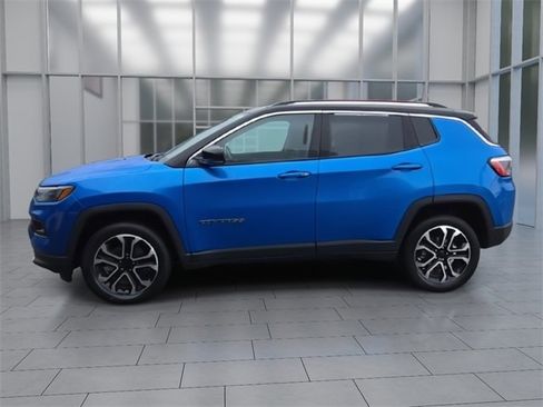 Used 2022 Jeep Compass Limited image 5