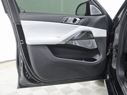 Used 2024 BMW X6 M60i image 39