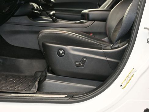 Used 2022 Dodge Durango R/T w/ Blacktop Package RWD image 21