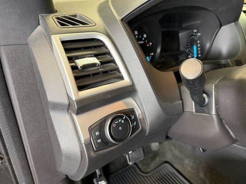 Used 2015 Ford Explorer XLT AWD/4WD image 10