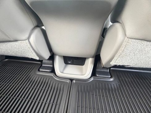 Used 2016 Toyota Highlander XLE AWD/4WD image 37