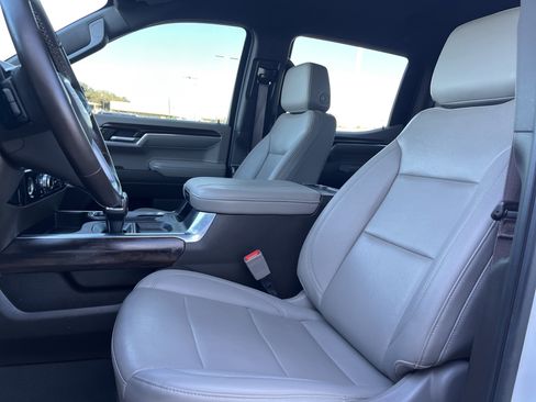 Used 2023 GMC Sierra 1500 SLT image 9