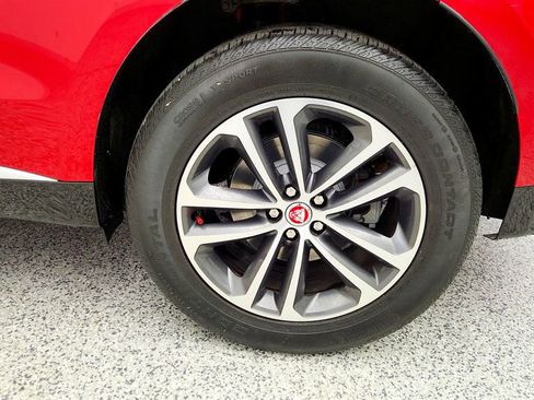 Used 2022 Jaguar F-PACE image 9