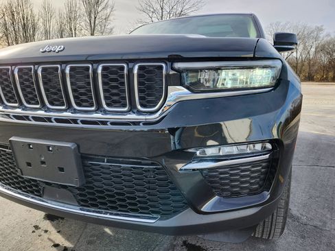 Used 2022 Jeep Grand Cherokee Limited image 9