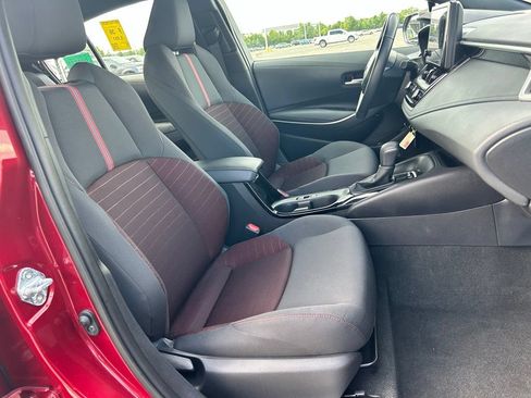 Used 2025 Toyota Corolla SE w/ Convenience Package FWD image 12