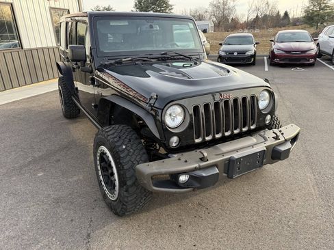 Used 2016 Jeep Wrangler Unlimited Sahara AWD/4WD image 4