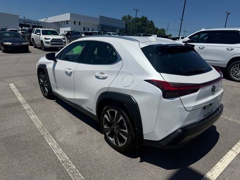 Used 2021 Lexus UX 250h w/ Accessory Package (Z2) AWD/4WD image 3