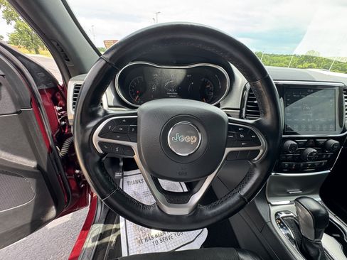 Used 2022 Jeep Grand Cherokee Laredo X AWD/4WD image 16