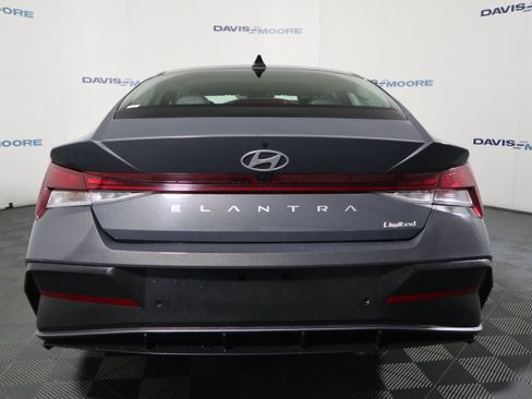 Used 2024 Hyundai Elantra Limited FWD image 7