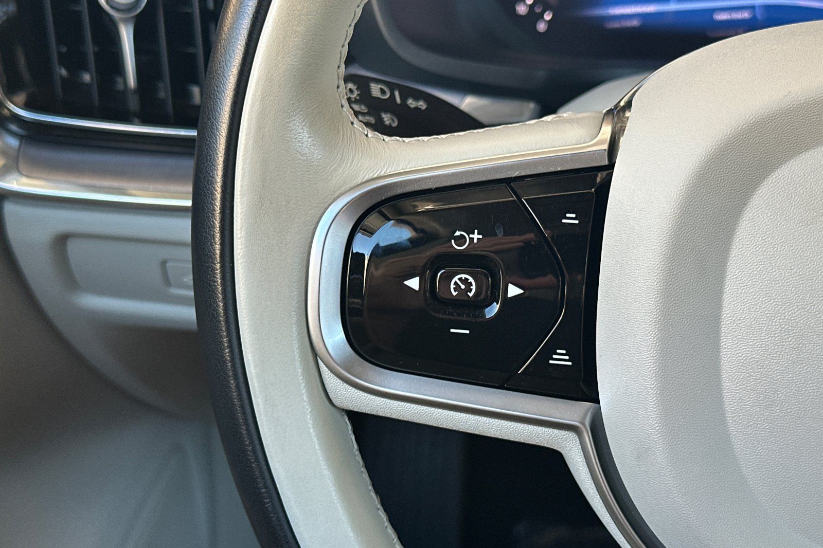 Certified 2023 Volvo S60 B5 Core w/ Climate Package FWD image 27