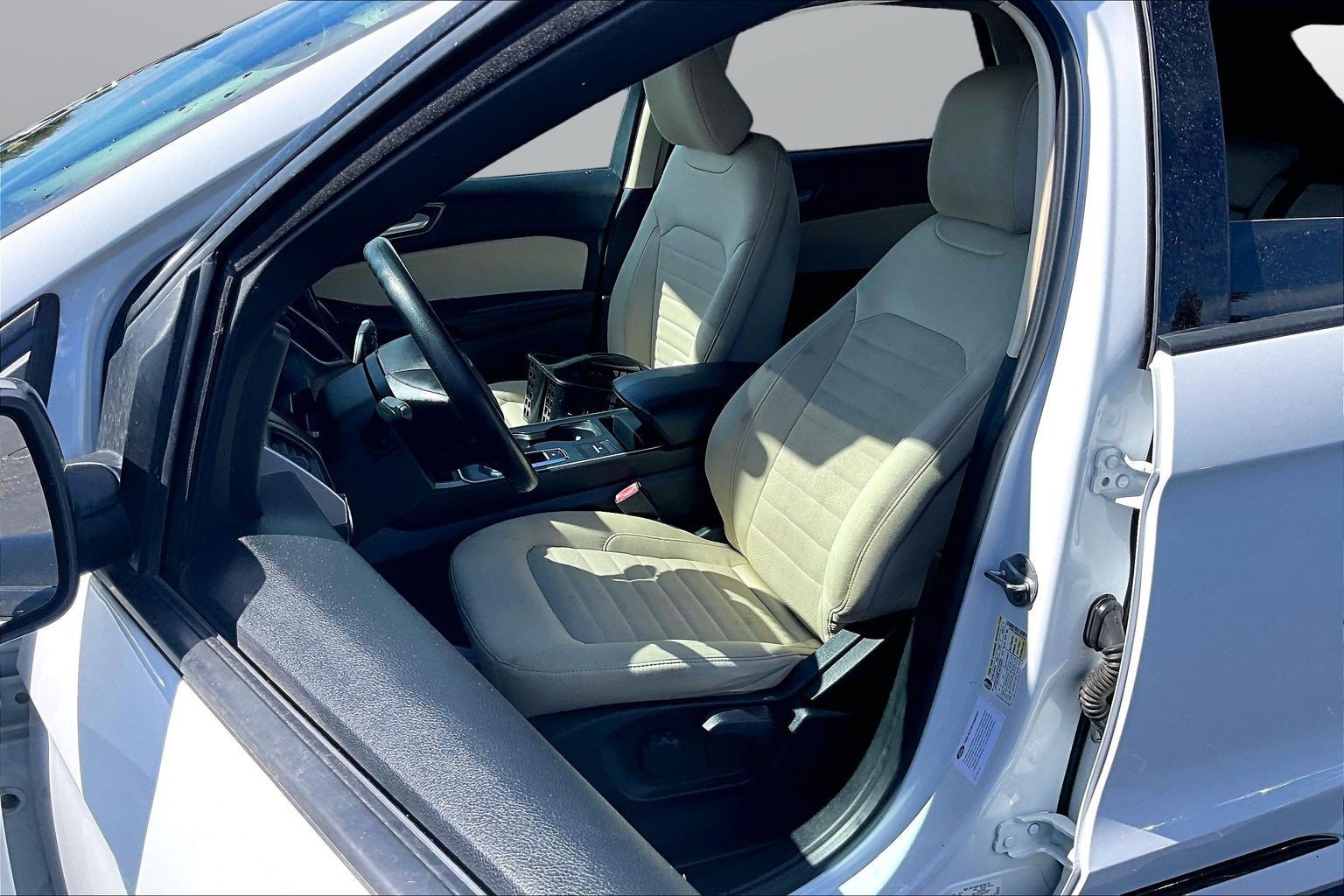 Used 2022 Ford Edge SE w/ Black Appearance Package AWD/4WD image 16