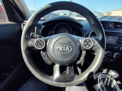 Used 2016 Kia Soul + FWD image 16