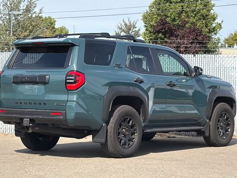 Used 2025 Toyota 4Runner TRD Off-Road AWD/4WD image 3