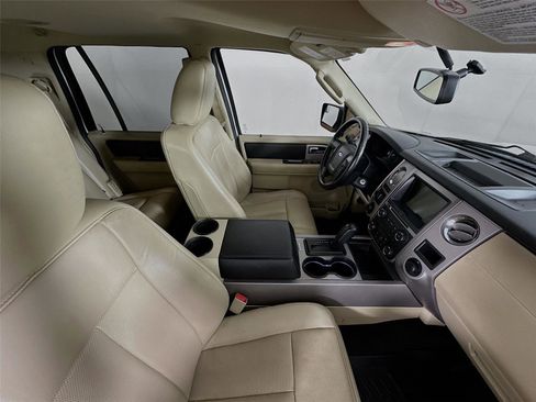 Used 2017 Ford Expedition EL XLT w/ Equipment Group 202A image 29