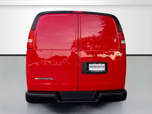 Used 2024 Chevrolet Express 2500 RWD image 6