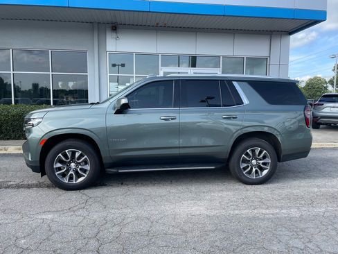 Used 2023 Chevrolet Tahoe LT RWD image 2