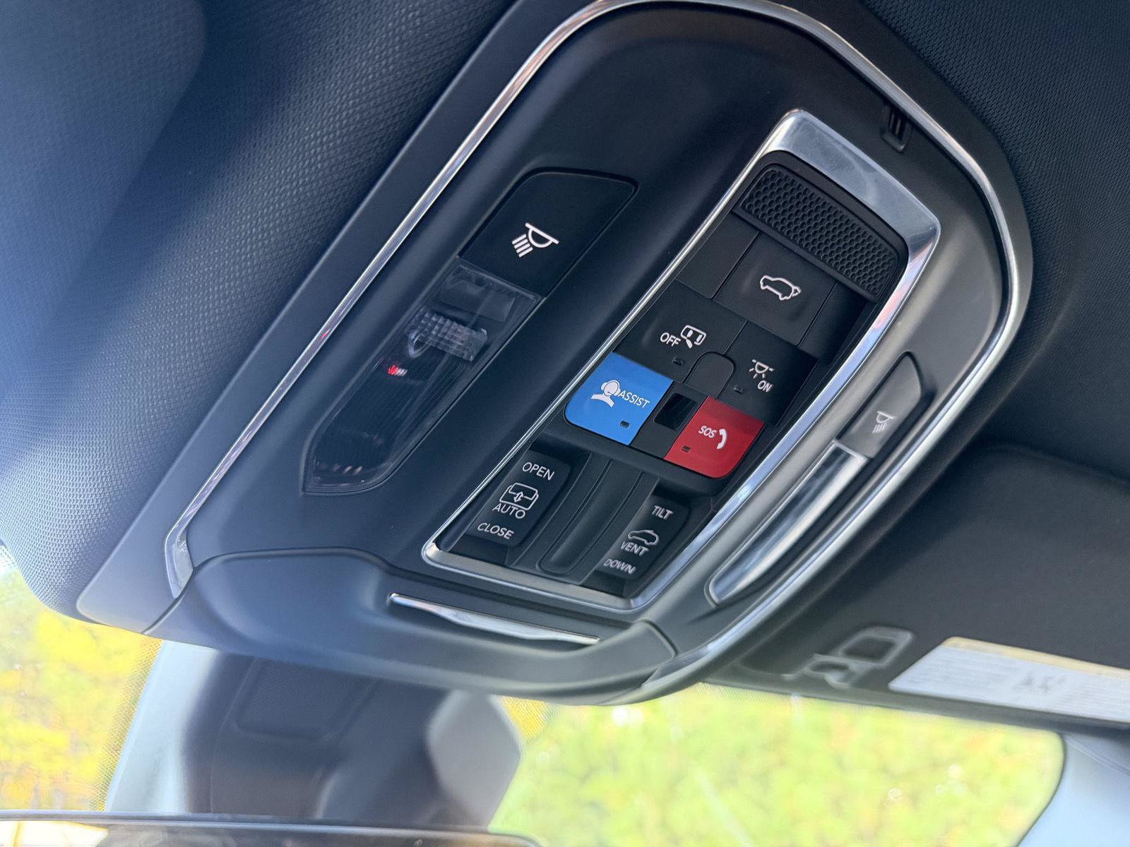 Used 2025 Jeep Grand Cherokee L Laredo w/ Luxury Tech Group I RWD image 19