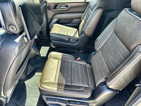 New 2026 GMC Yukon XL Denali Ultimate w/ LPO, Floor Liner Package AWD/4WD image 16