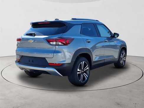 Certified 2023 Chevrolet TrailBlazer LT w/ Convenience Package image 5