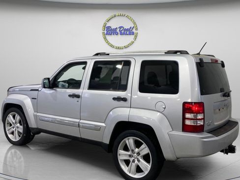 Used 2011 Jeep Liberty Sport image 3